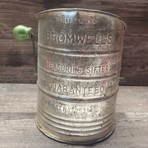 Vintage Bromwell’s Measuring Flour Sifter 3 Cup with Green Handle